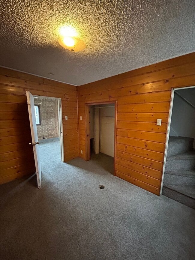 Building Photo - 853 S Main St