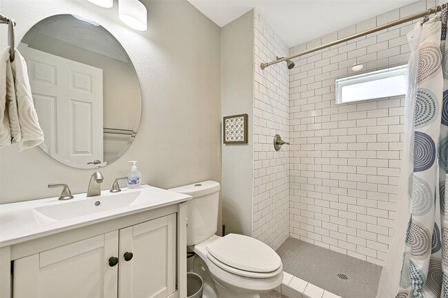 Building Photo - 5008 Avenue O 1/2