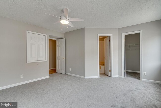 Building Photo - 6015 Curtier Dr