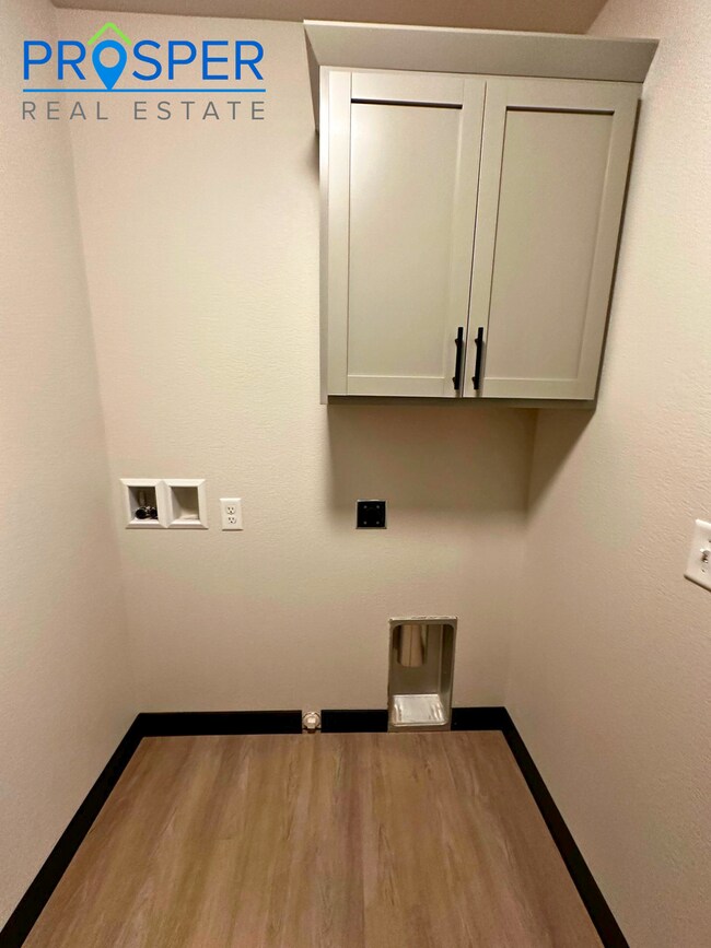 Building Photo - CA785X