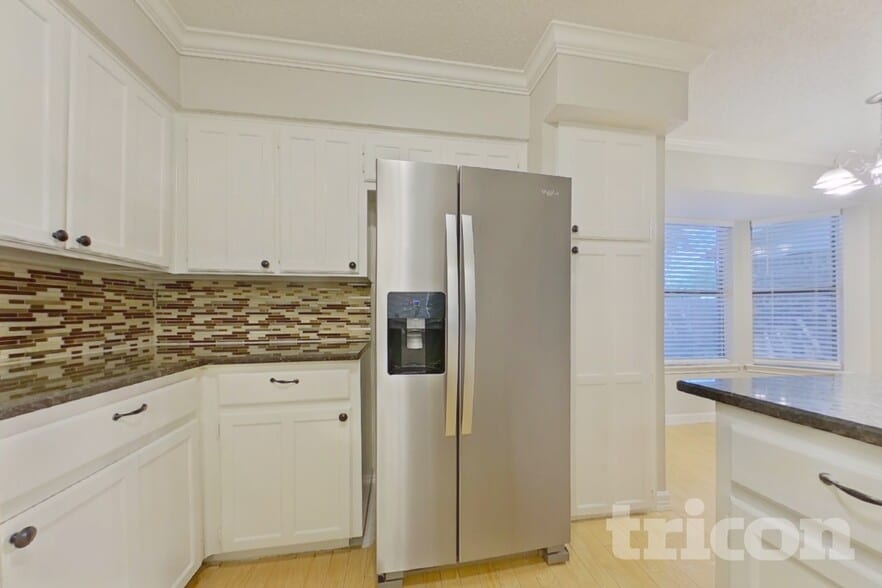 Building Photo - 6408 Alta Vista Dr