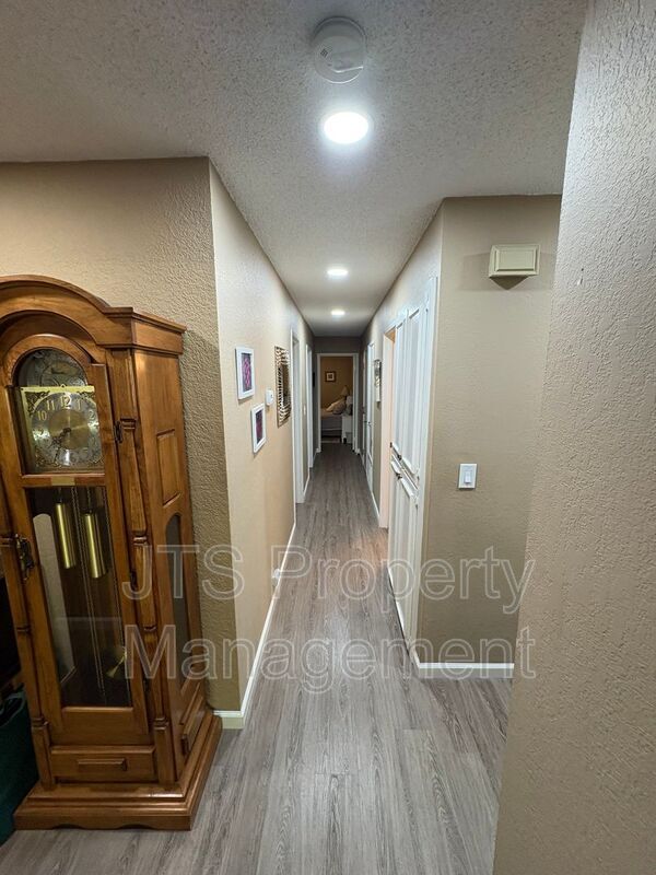 Building Photo - 6913 Navarro Ct