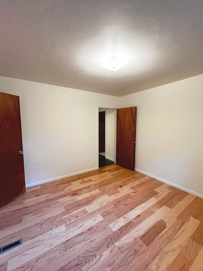 Building Photo - Spacious, Updated Home in the Heart of Driggs