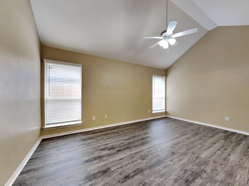 Building Photo - 2800 St Martin Dr