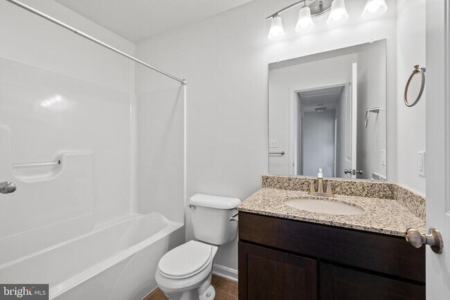 Building Photo - 775 Bassett Dr