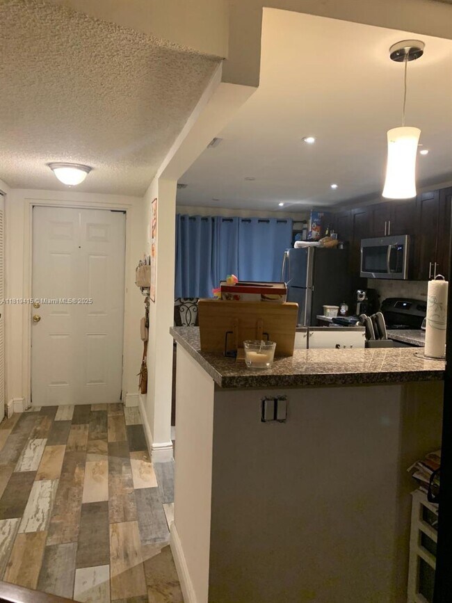 Building Photo - 8300 Sands Point Blvd