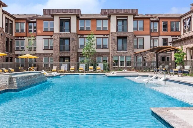 Building Photo - 540 Richcrest Dr