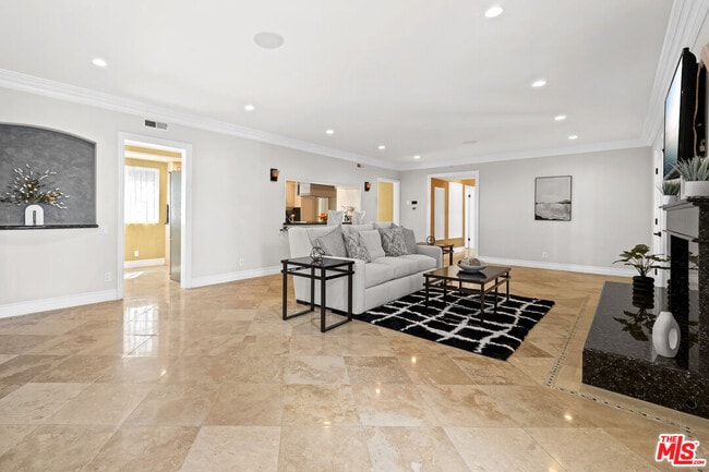 Building Photo - 2563 Hutton Dr