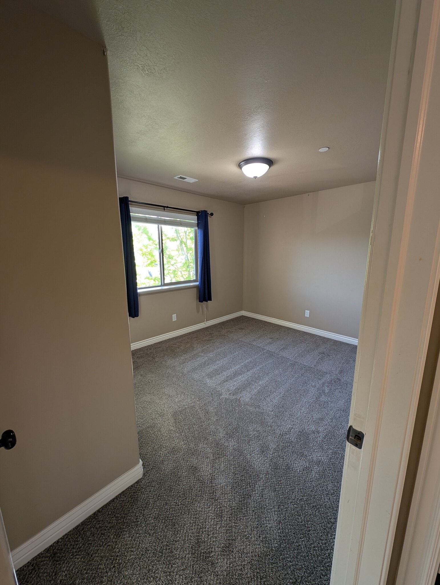 Bedroom 1 - 909 S Main St