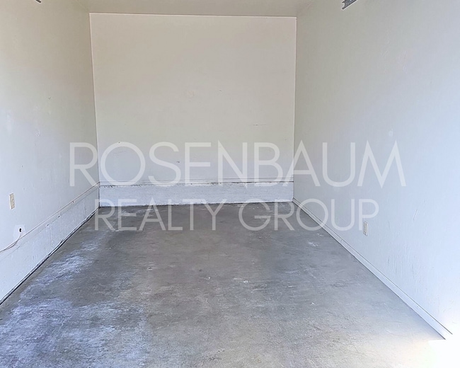 Building Photo - Charming 1-bedroom, 1-bath duplex apartmen...