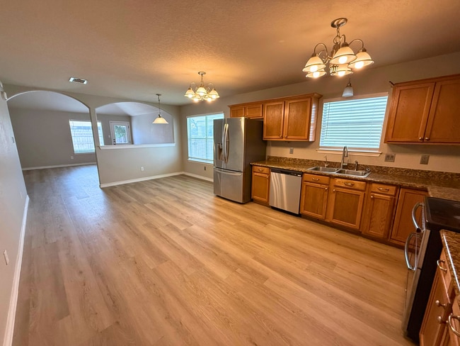 Building Photo - 10419 Goldcrest Mill