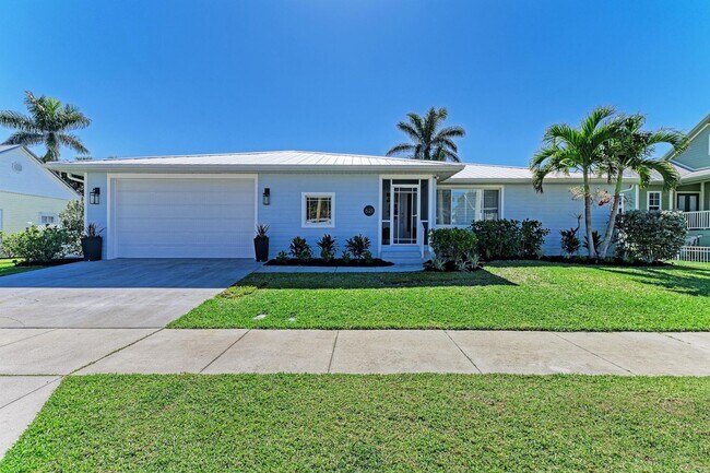 Building Photo - Furnished/Unfurnished ** Annual Rental ** Available 5/1/26 ** 4 Bed/2 Bath Single Family Home ** ...