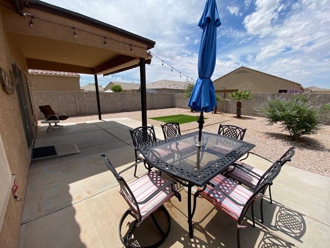 Building Photo - Exceptional 4BR/2BA Home in Magma Ranch! T...