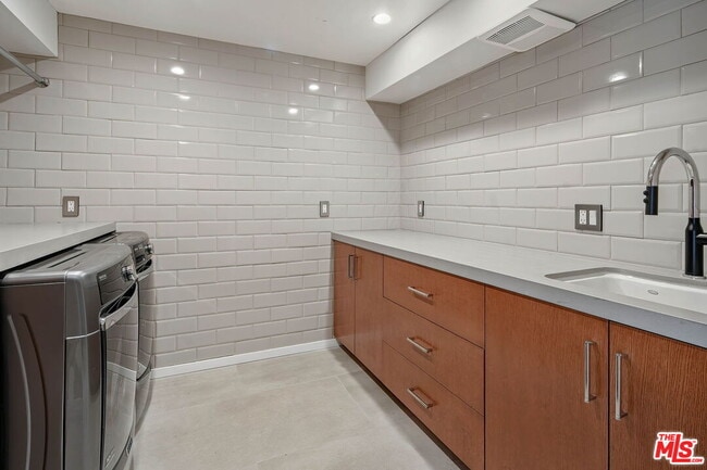 Building Photo - 17405 Castellammare Dr