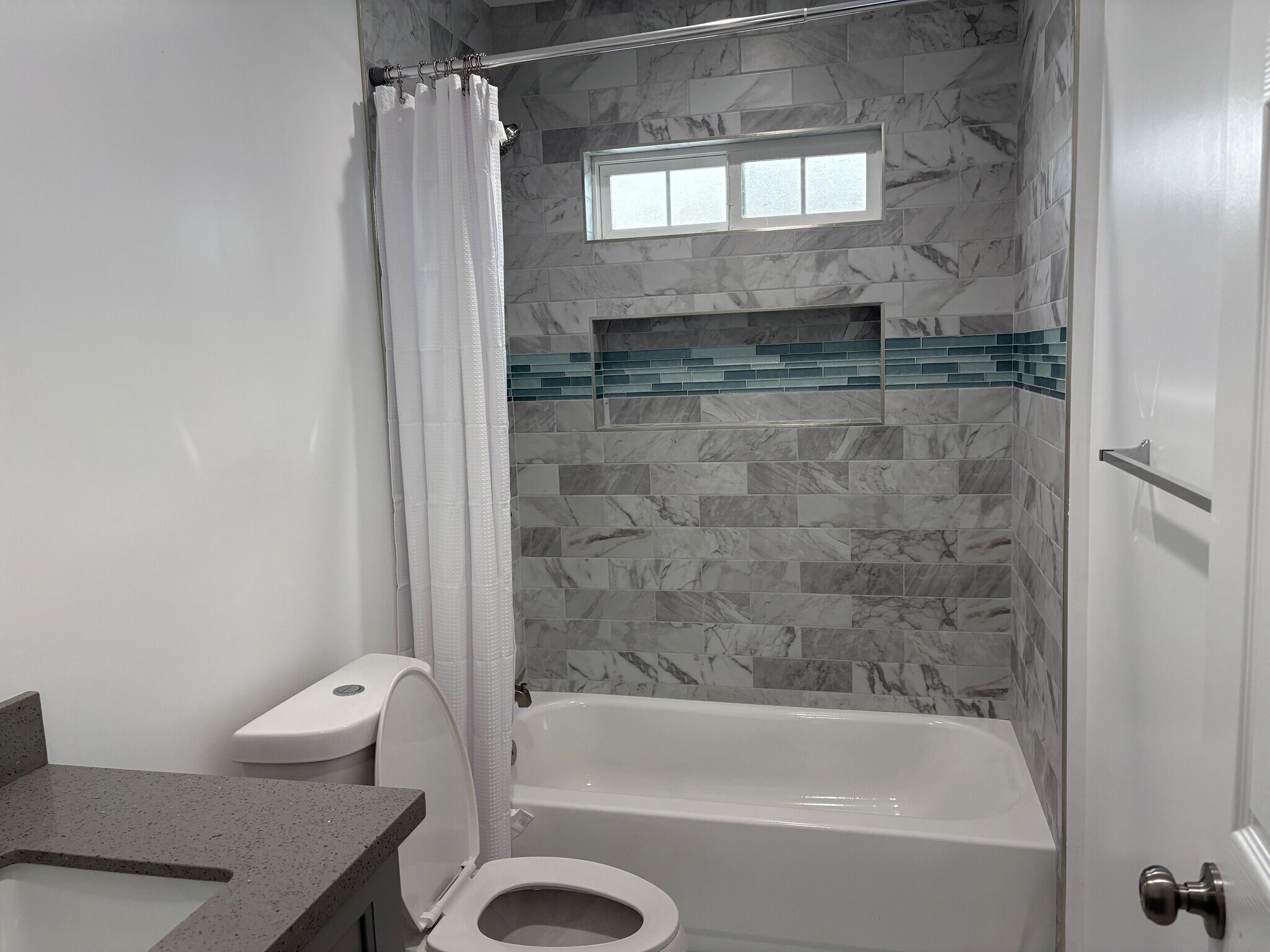 Bathroom - 4575 W 168th St