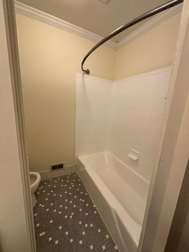 Building Photo - New Price Drop! Apply now.