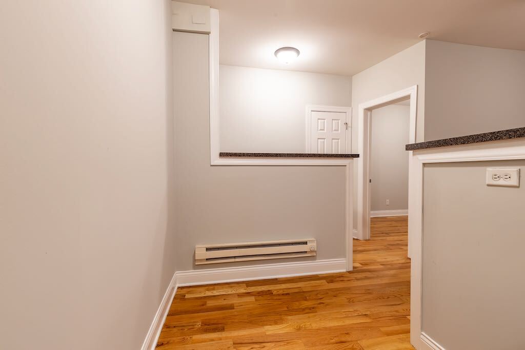 Building Photo - 516 W Melrose St