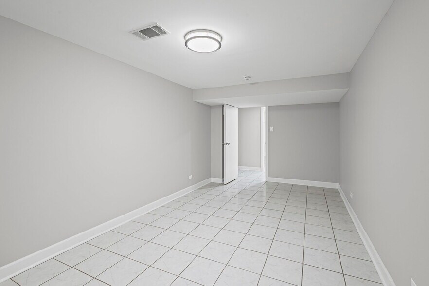 Building Photo - 2712 2nd Private Rd