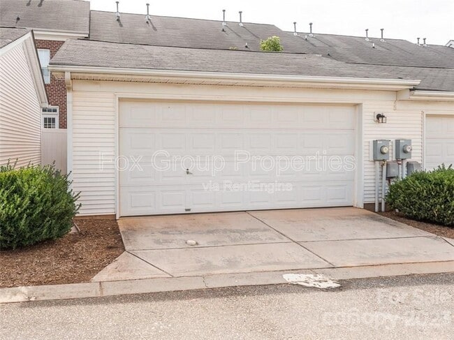 Building Photo - 242 Welton Way