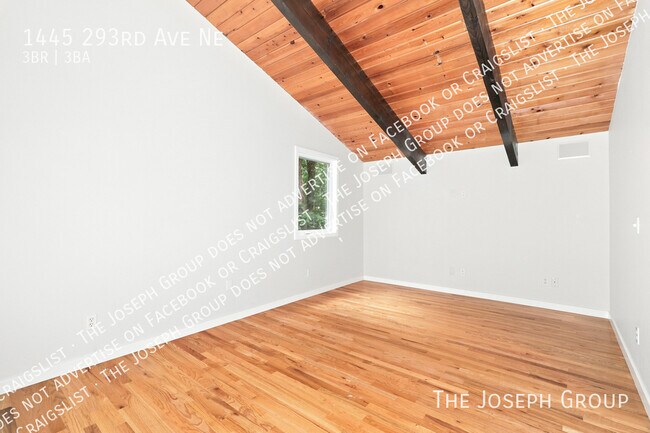 Building Photo - 1445 293rd Ave NE