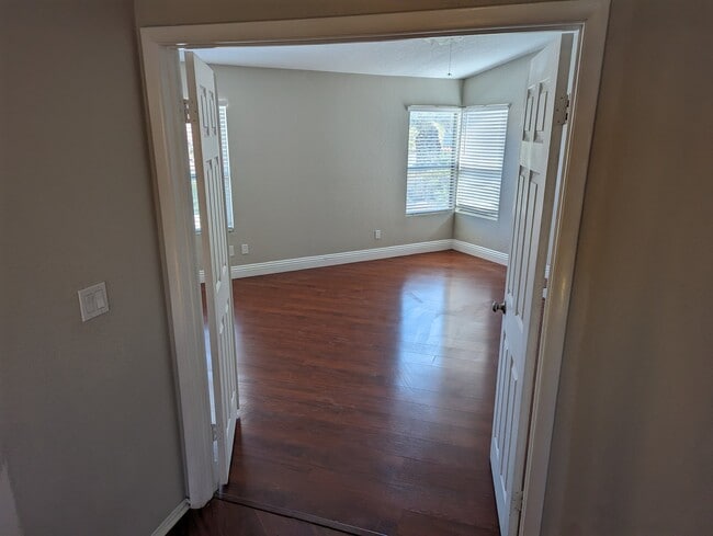 Building Photo - 6768 Shelter Ln
