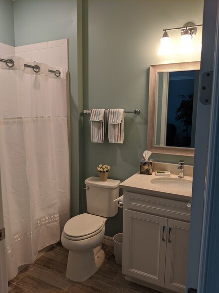 Guest Bathroom - 12037 Moorhouse Pl