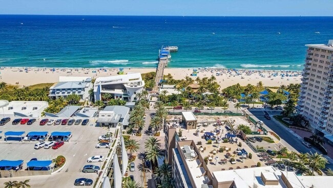 Building Photo - 100 SE 6th Ave