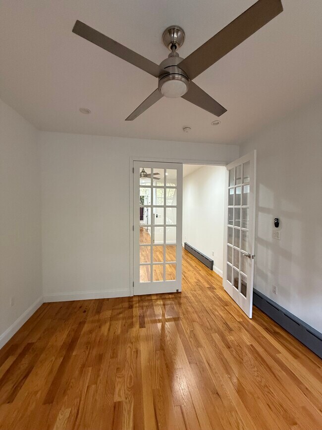 Building Photo - 308 Troutman St