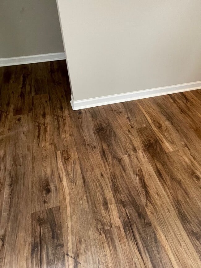 Building Photo - 00401