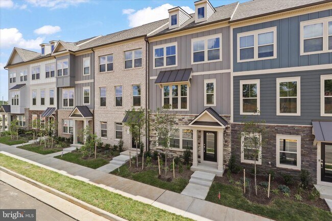 Building Photo - 208 Chianti Ter SE