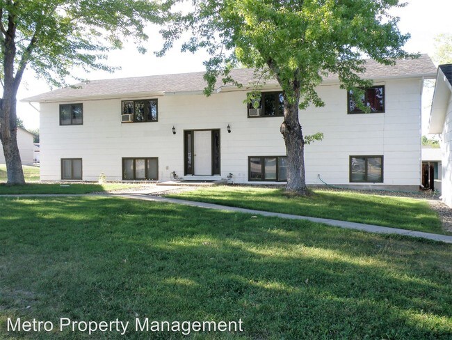 Primary Photo - 287-309 Aristocrat Dr