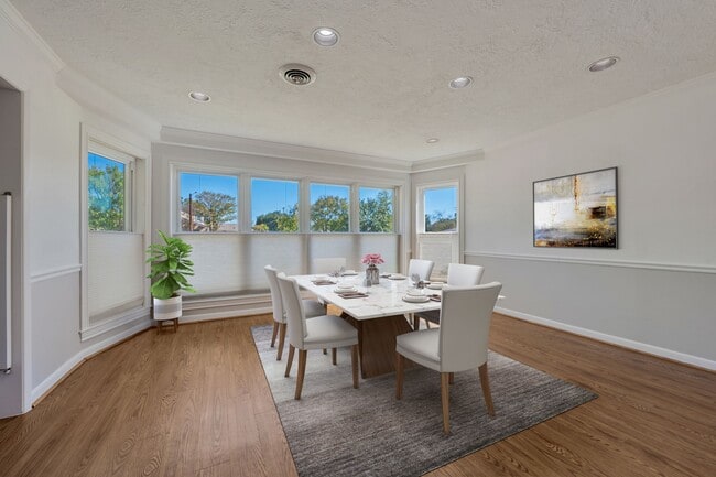 Building Photo - 3802 Sunnybrook Ln