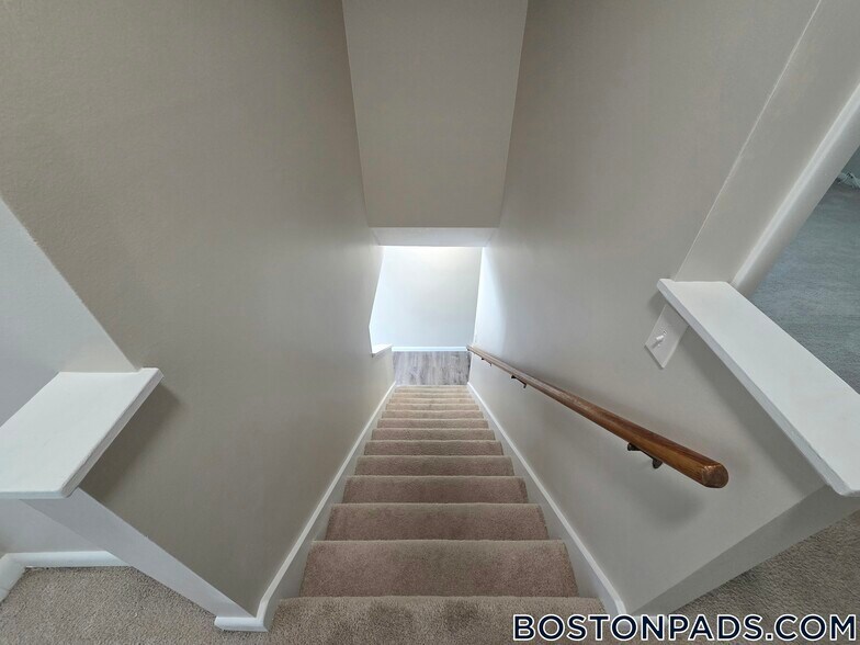 Building Photo - 221 West St