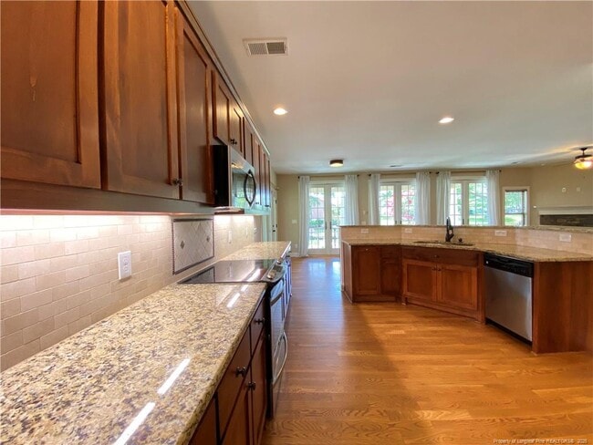 Building Photo - 484 Crown Point