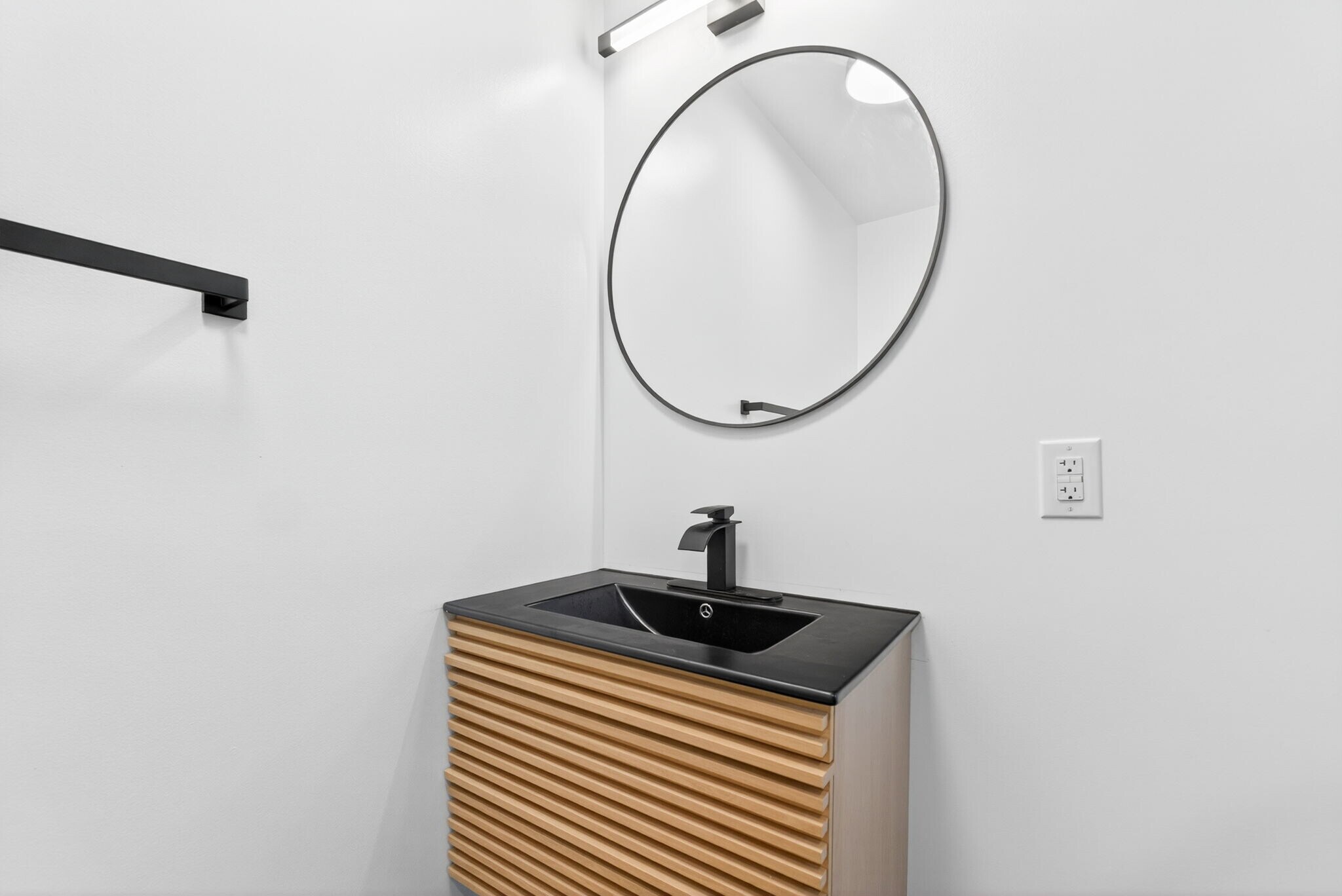 Building Photo - 1123-1125 S Ohio Ave