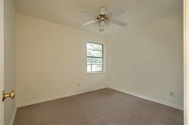 Building Photo - 6709 Tampa Cove