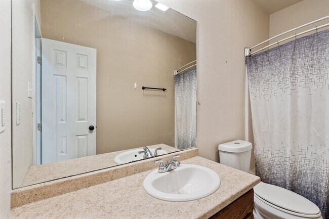 Building Photo - 103 Spike Run