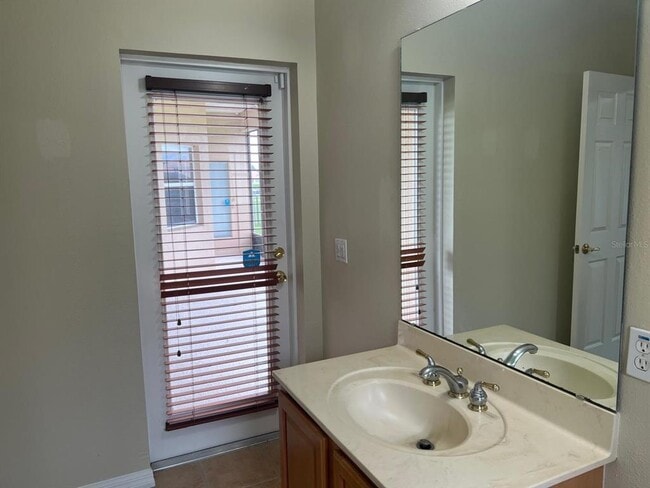 Building Photo - 3535 Somerset Cir