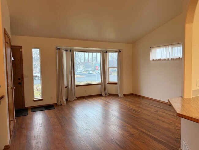 Building Photo - Duplex in Stoddard meadows