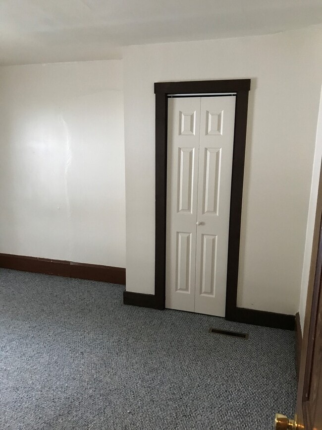 Building Photo - 318-322 East Howard Street