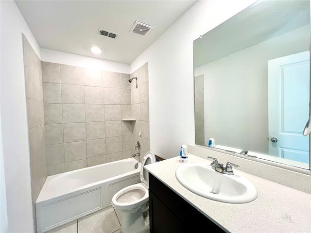 Building Photo - 5711 Bristle Leaf Dr