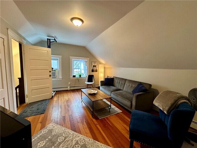 Building Photo - 1003-1003 Narragansett Blvd