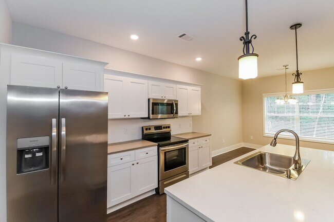 Building Photo - 55 Greyfield Dr