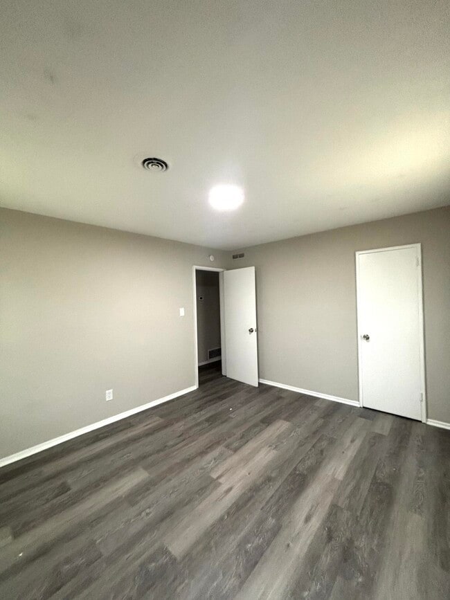 Building Photo - 1282 Crosland Dr NE