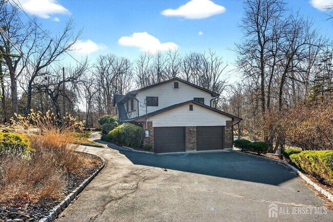 Building Photo - 2289 Brookside Dr