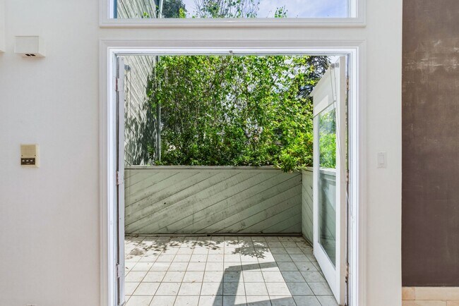 Building Photo - Paradise Condos