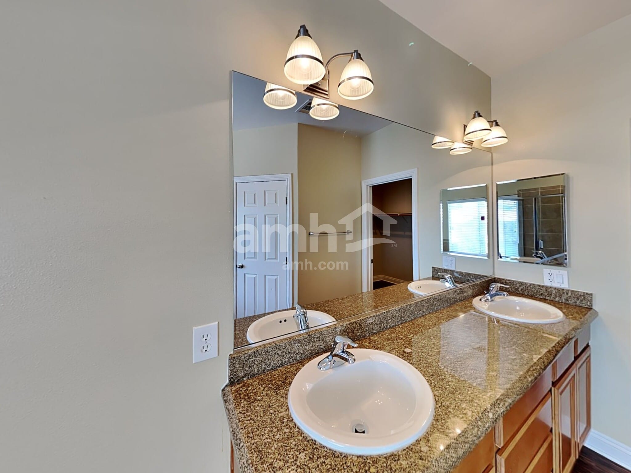 Building Photo - 2920 E Gables Vale Ct