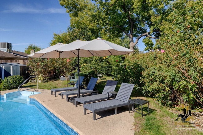 Building Photo - 1814 Vista Creek Dr