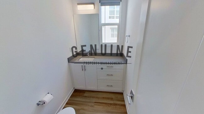 Building Photo - Modern Tri-Level 2Bd 2.5Ba Townhouse in Irvine!