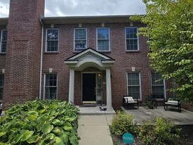 Building Photo - 5647 Hampshire Ln